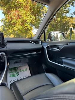 تۆیۆتا ڕاڤ 4